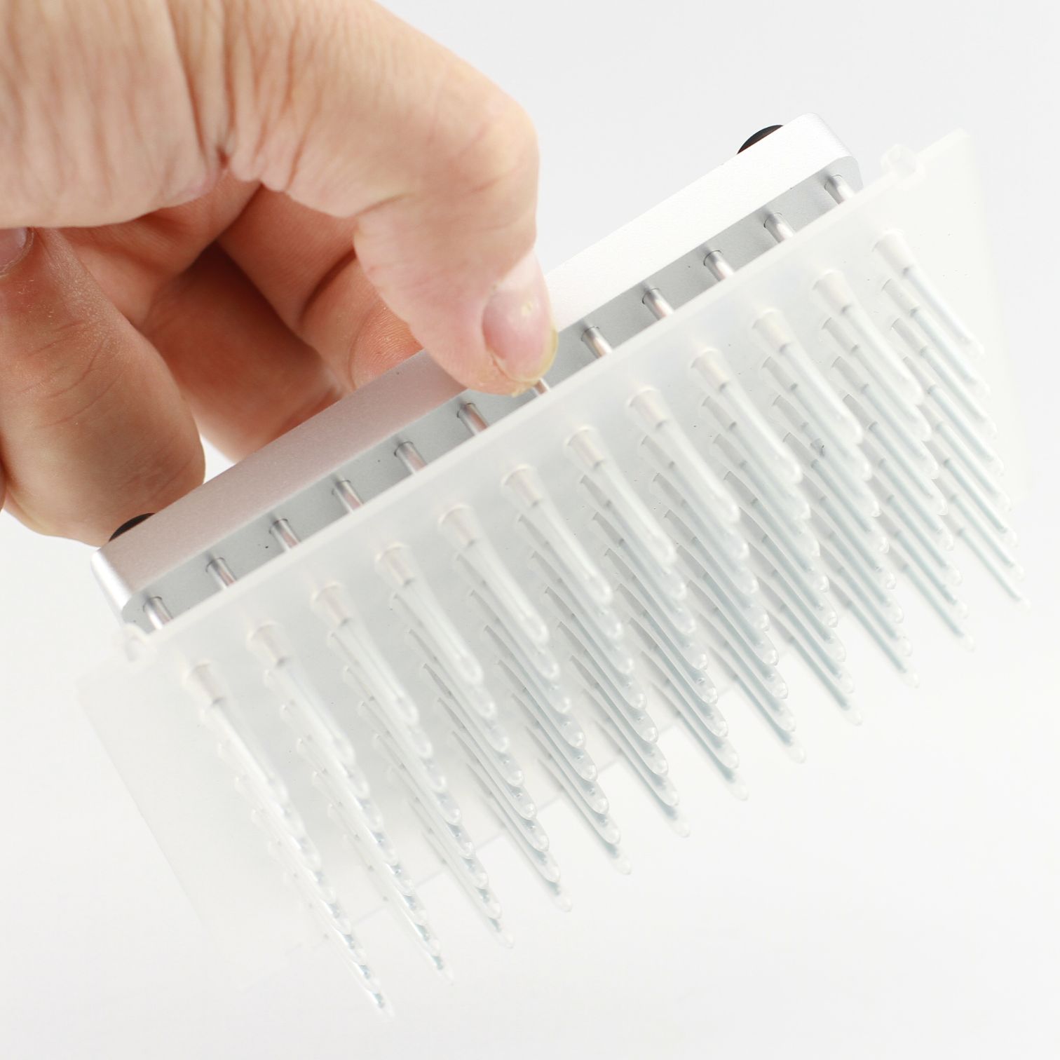 AUTO-96-15-15 - 1. The rack offers excellent handling and appearance. 2. Can be paired with 96-w