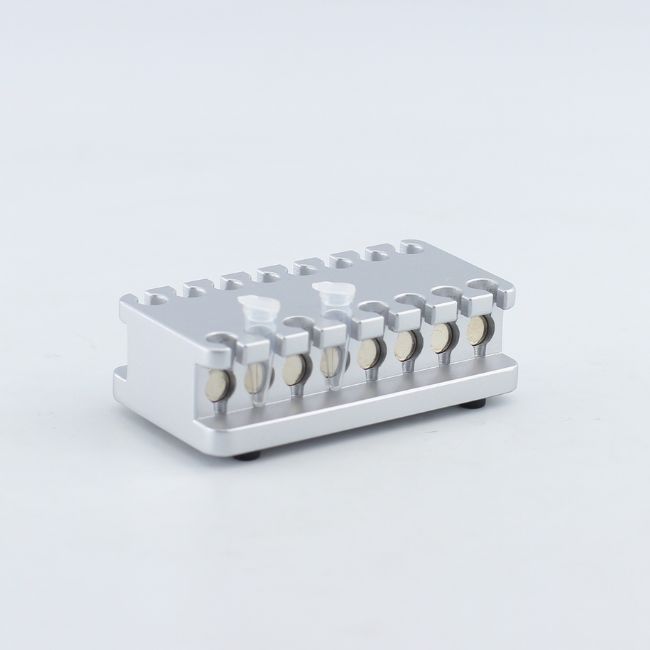 MAG-16-4-P - 1. This magnetic rack is suitable for eight-strip tubes (0.1 ml or 0.2 ml) and s